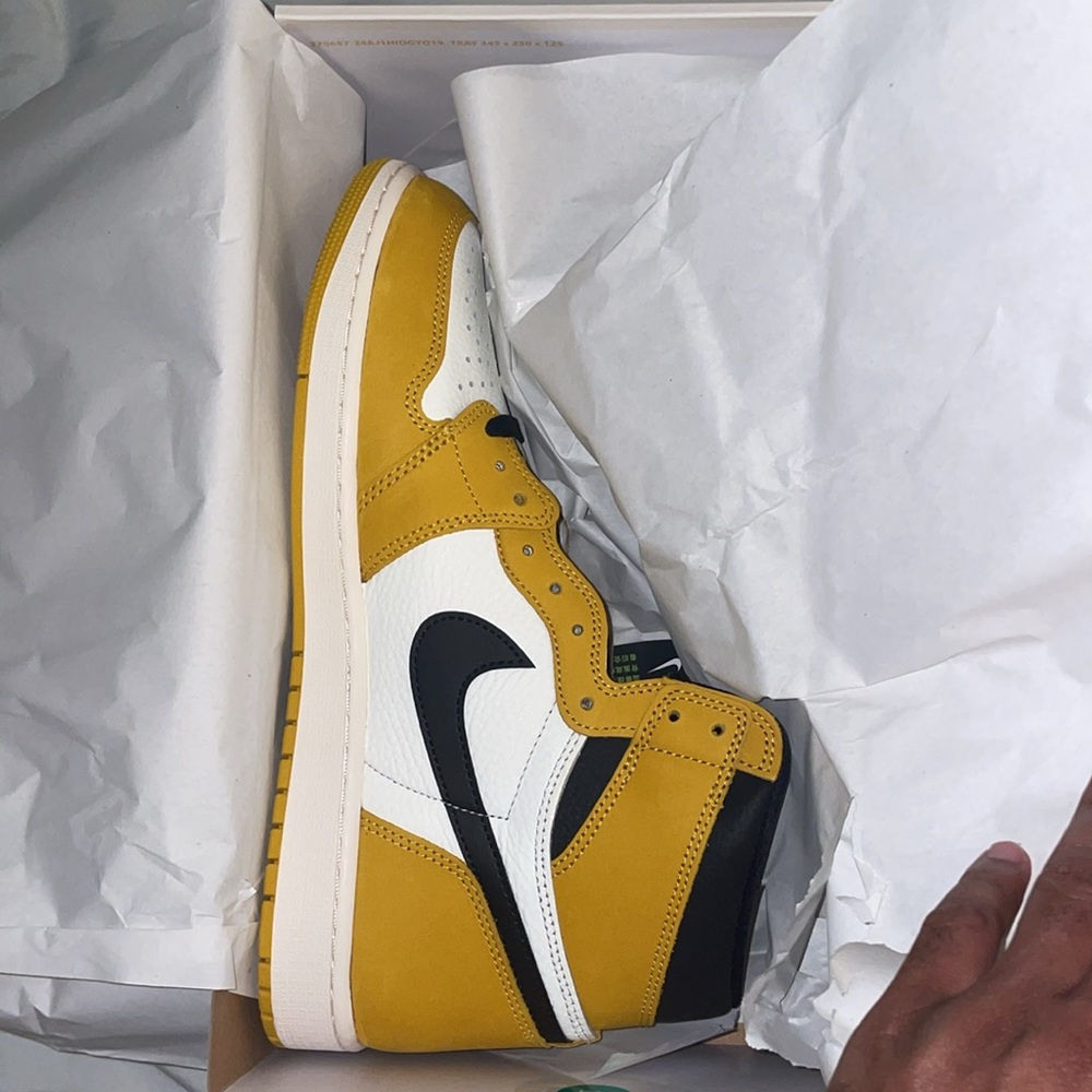 Jordan 1 Yellow orches 2024 - Picture 3 of 5